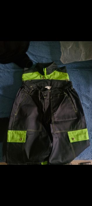 Продам спецодежду новую