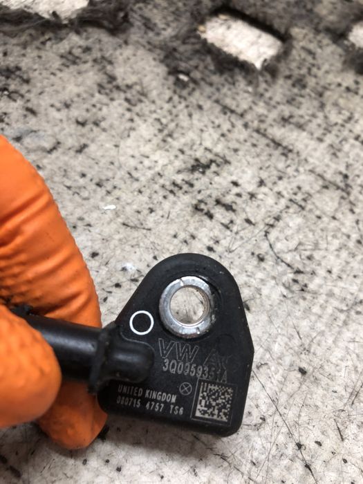 senzor impact volkswagen passat b8 2016