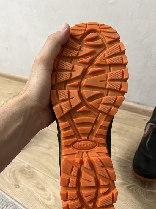 Рабочий обувь новый 41 размер!