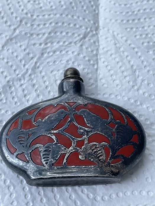 Sticluta veche de argint si email