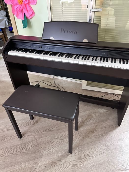 Продается электронное пианино Casio Privia