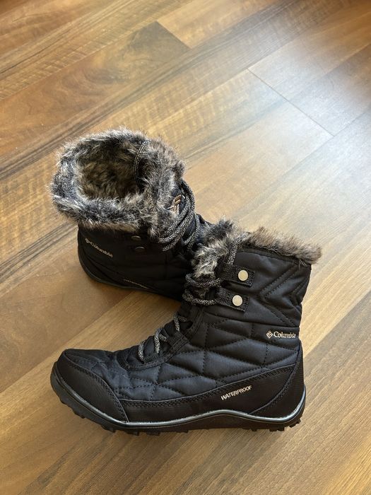 Ghete de iarna impermeabile cu tehnologie Omni-Heat Columbia