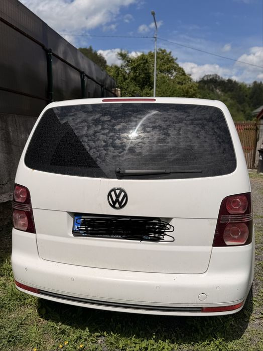 VOLKSWAGEN Touran 2011 — imagine 3