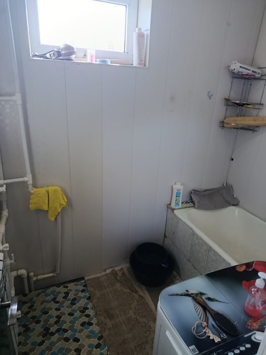 Uy sotiladi 77kv metrli