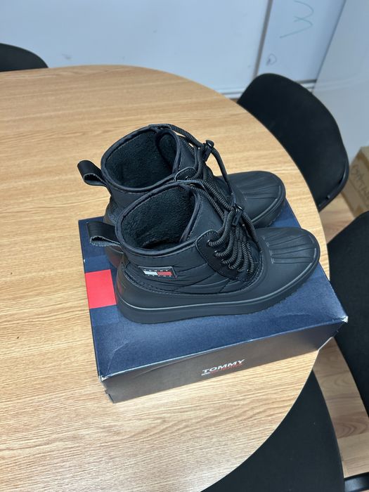 Vand ghete Tommy Hilfiger marimea 39