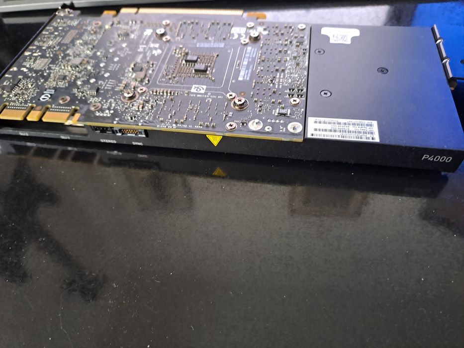 Vand placa Nvidia Quadro P4000 8GB