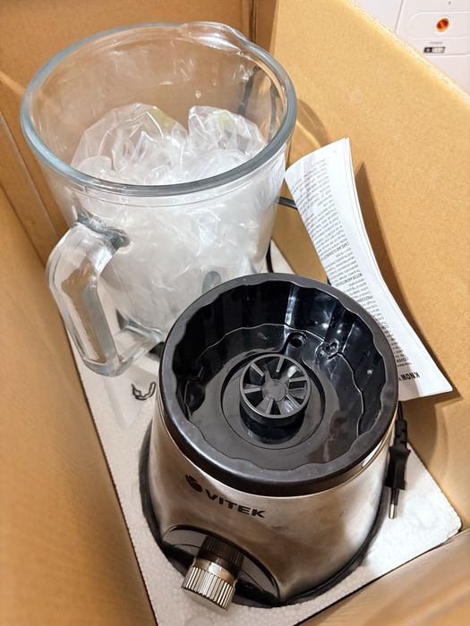 Блендер  с коробкой новый