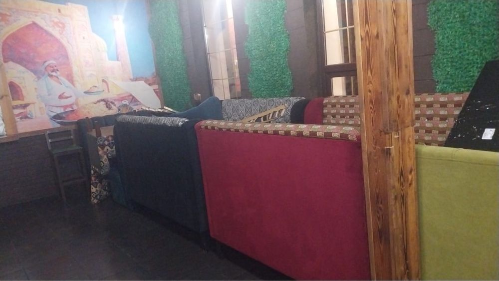 Продам диваны для кафе