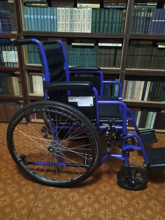 Продам инвалидную коляску