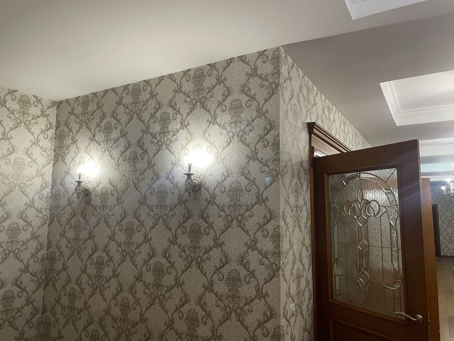 Продам 5 люстр по 3 лампы и 4 бра