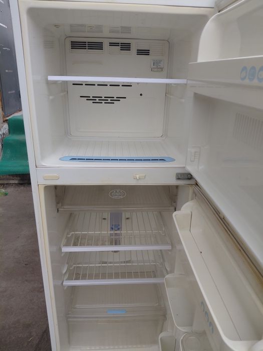 Холодильник элджи рабочая Доставка есть