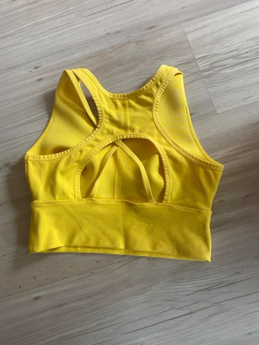 Дамски спортни бюстиета Under Armour / My Protein / Newletics /Genezis