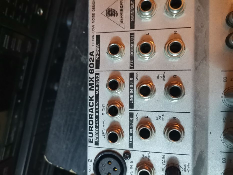 Behringer  pt piese sau restaurare