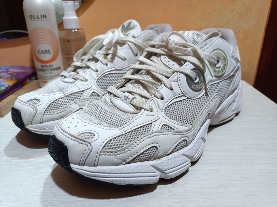 Кроссовки Adidas