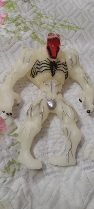 Продаётся детская  игушка-Веном