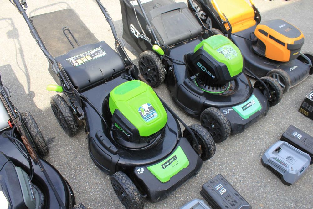 Masini cositoare de tuns iarba gazon Husquvarna,Greenworks,Stiga electrice pe acumulator