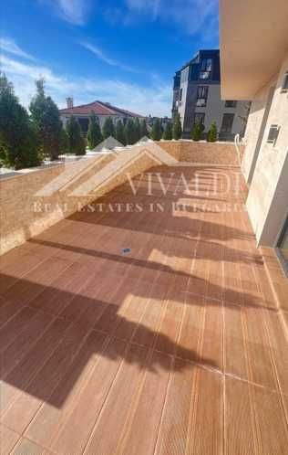 Продава се Четиристаен апартамент в Варна, Бриз - 140 кв.м за 1348 €/кв.м - Снимка #12