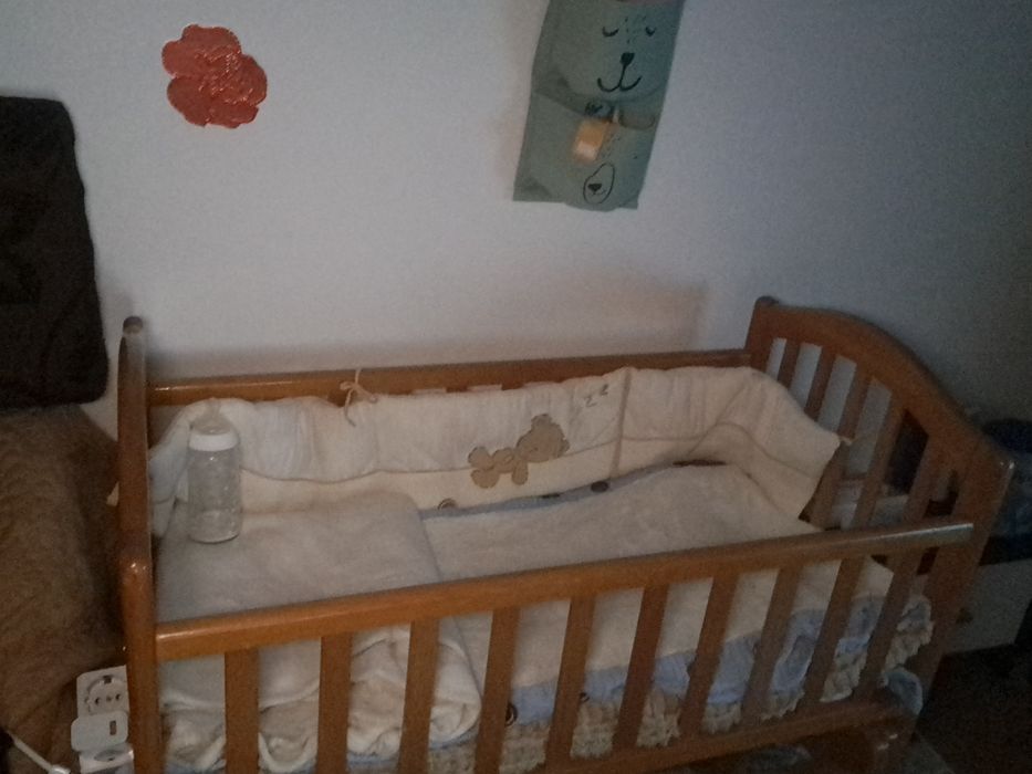 Pătuț bebe cu balansoar