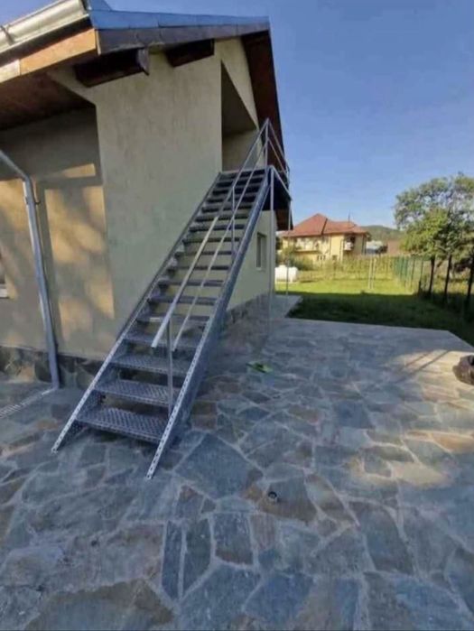 Scări Metalice Zincate – Super Rezistente!
