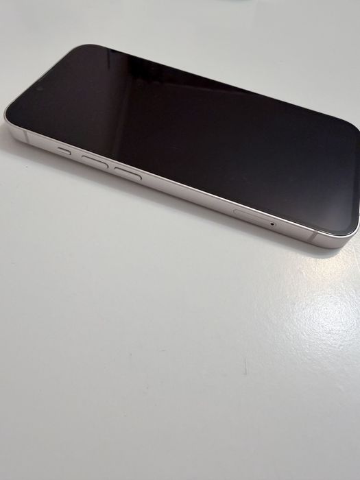 Продам Iphone 13