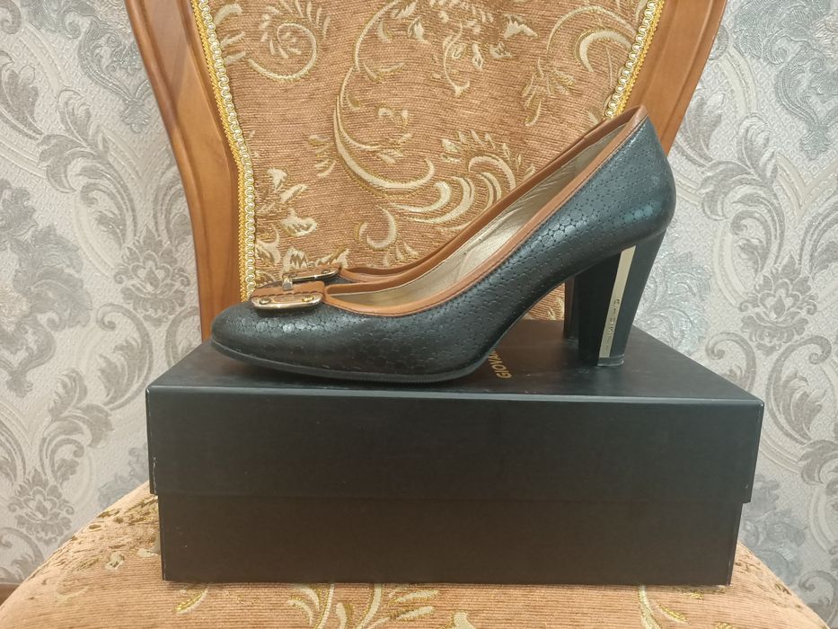 Продам женские туфли 38р.