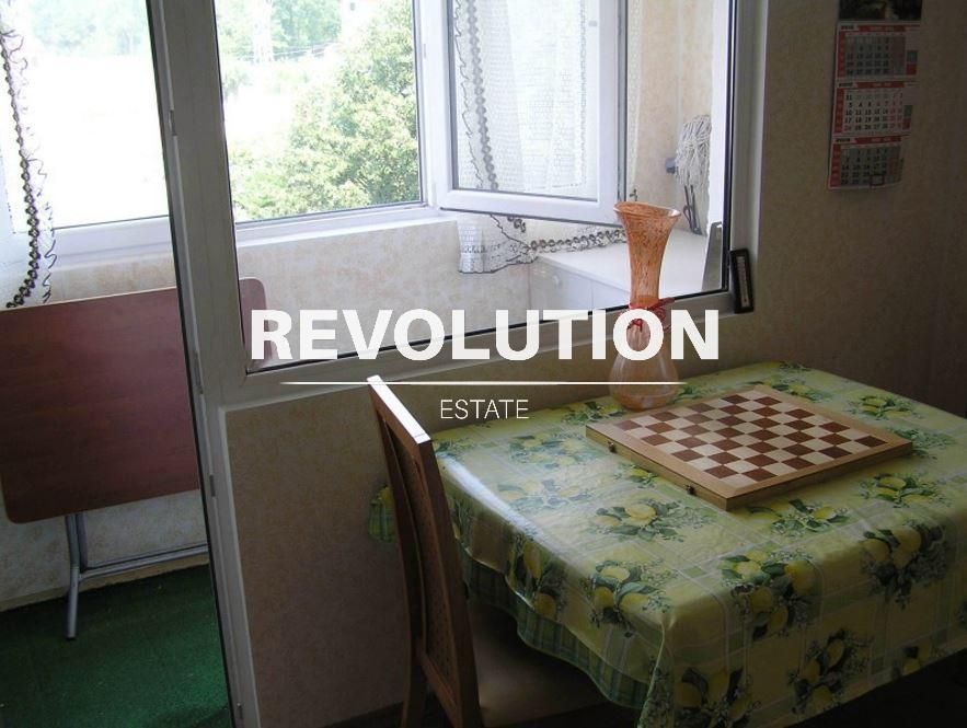 Продава се Тристаен апартамент в Варна, Левски - 83 кв.м за 1808 €/кв.м - Снимка #12