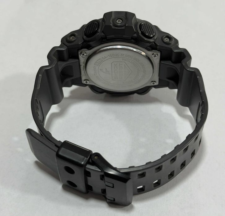 часовник G-Shock ga700uc