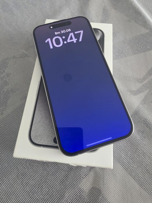 Продавам iPhone 15 pro 128 gb
