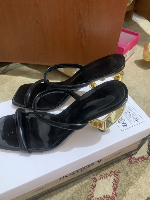 Новые босоножки 38 р