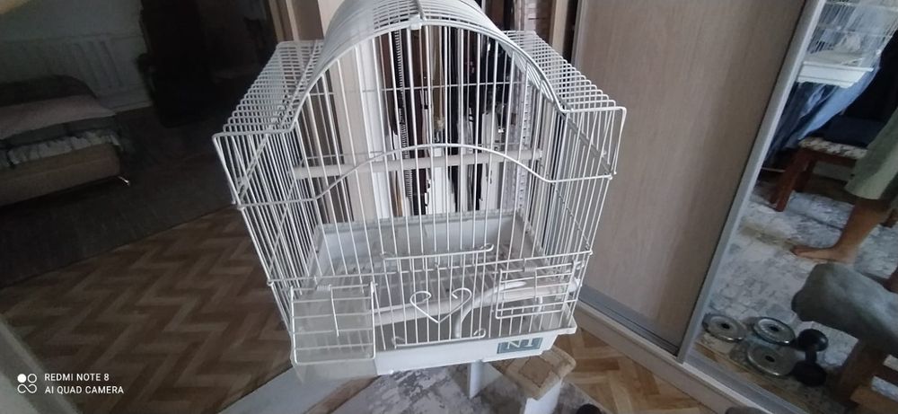 Клетку для птиц продам бу.