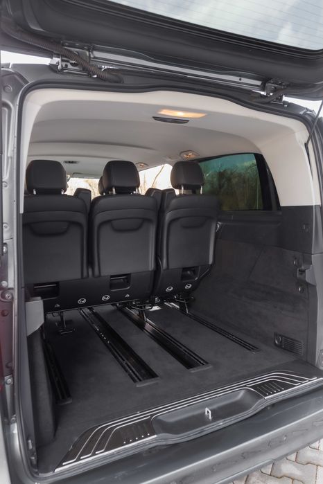 Închiriere microbuz exclusiv Mercedes V Class 2022 automat cu 7 locuri