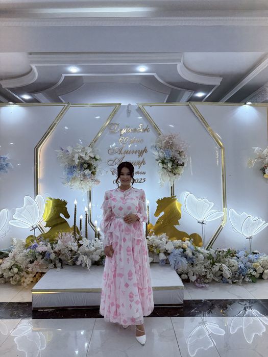 Көйлек сатылады.