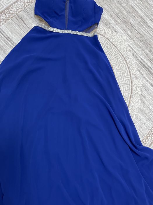 Официална рокля