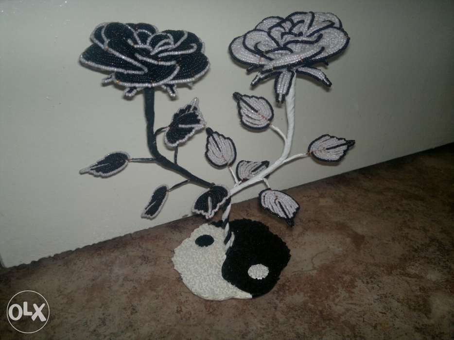 Розы Инь-ян из бисера