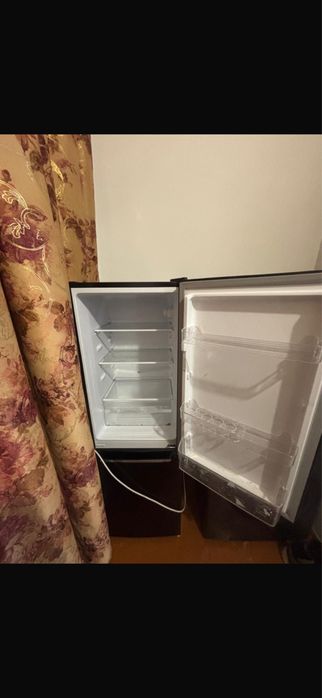 Продам стрелальную машину и холодильник