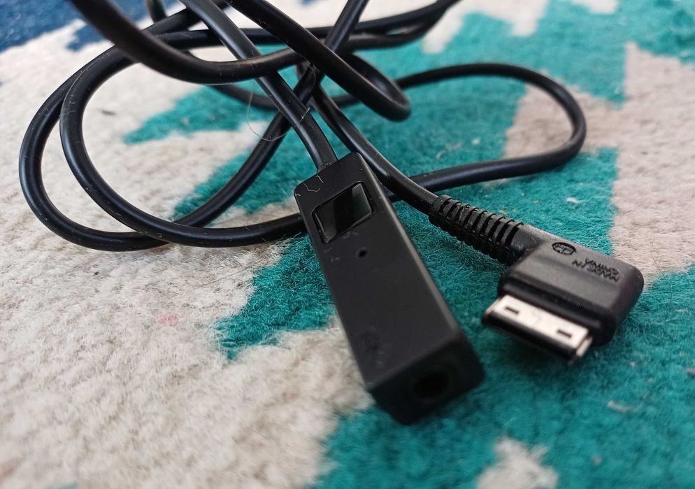 cabluri, boxe, usb-uri, microfoane etc.