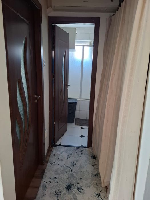 Apartament  2 camere  semidecomandat   bloc  reabilitat termic   la 50 m de scoala 99 si gradinita floare albastra