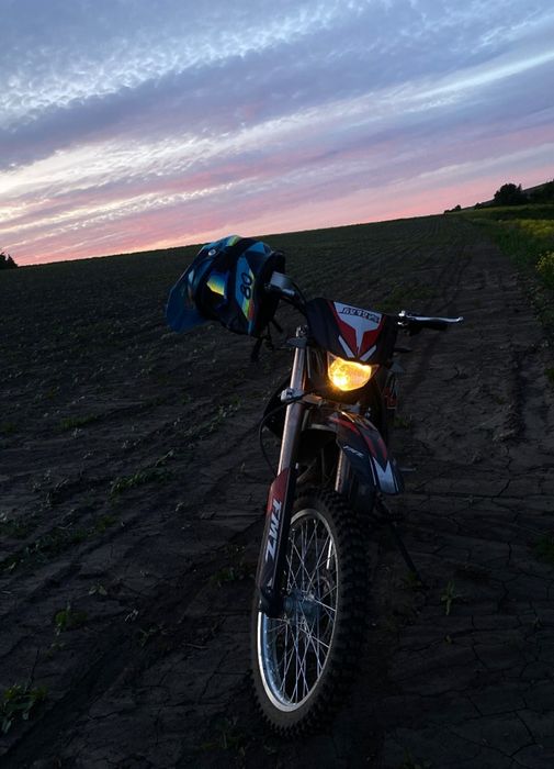 Эндуро,250-кубов