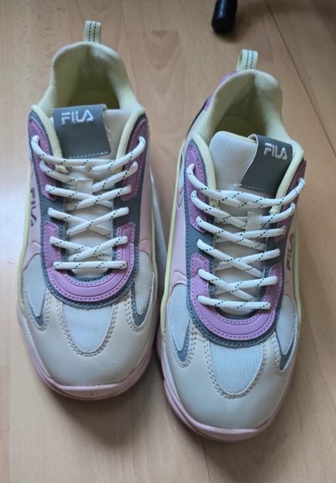 Adidași Fila dama