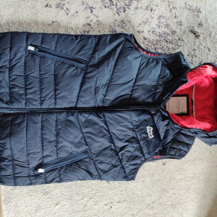 Vesta jack and Jones originals noua marime s originala