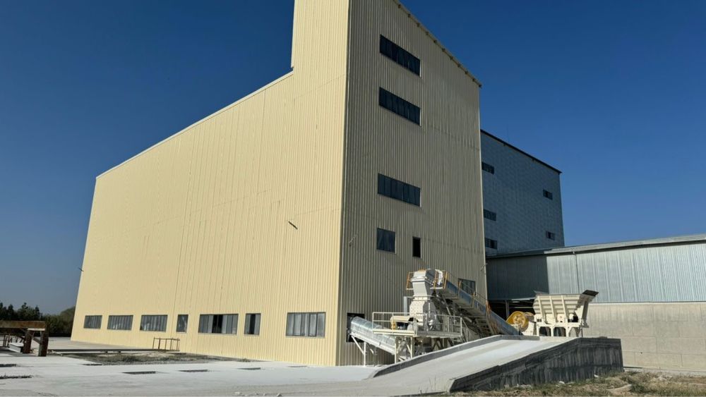 Микрокальцит ( мел ), доломит, тальк