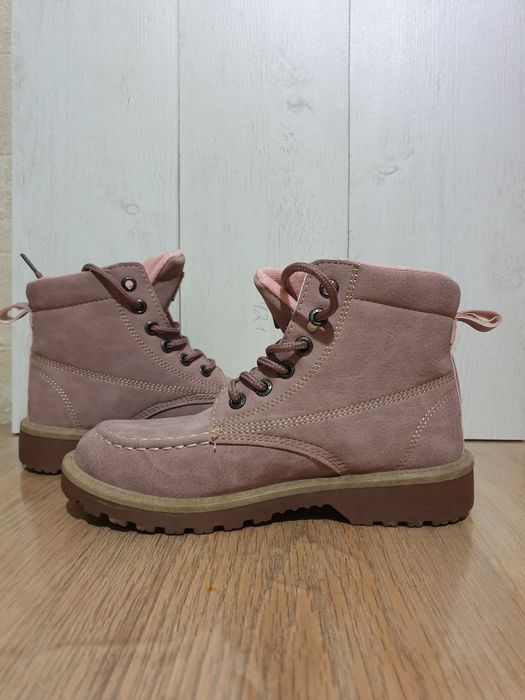 Продаю  новые демисезонные ботинки