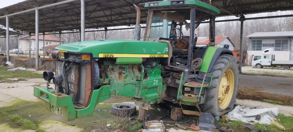 Vand/ dezmembrez john deere 8100 8200 8300 8400 8410