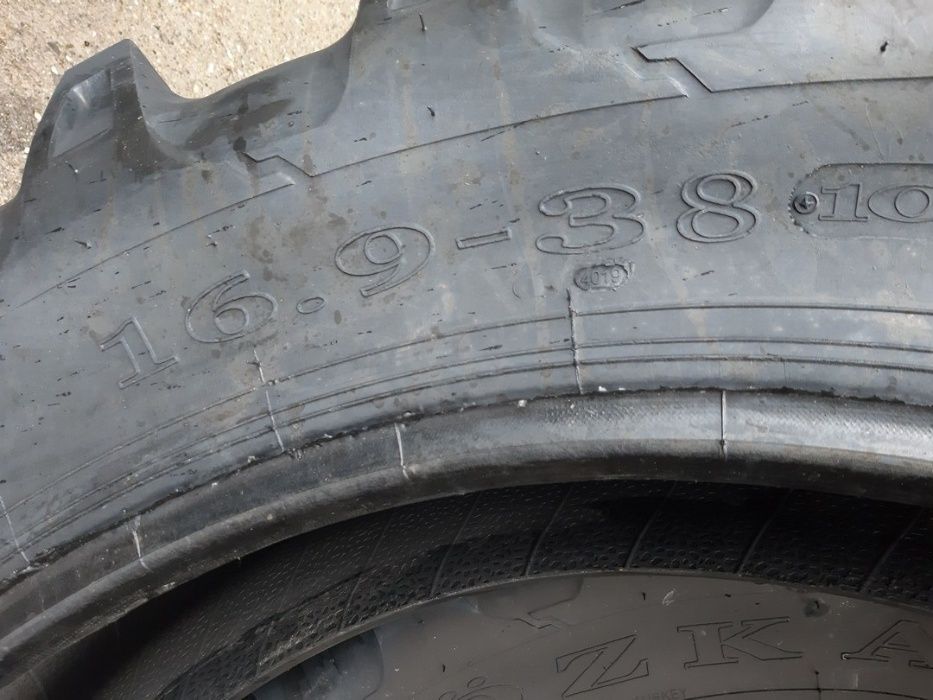 Anvelope agricole de tractor spate 16.9-38 Cauciucuri 14Pliuri