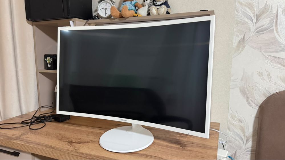 экран Samsung 31,5”