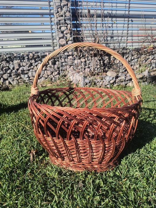 Cos din nuiele ,cos coliva ,