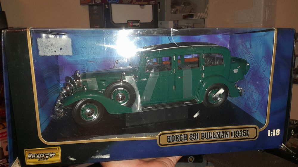 Колекционерски модели 1:18. Autoart,Revell,Solido,Maisto,Anson,Rico