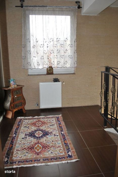 Apartament 4 camere de inchiriat