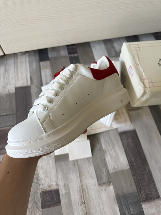 Alexander Mcqueen