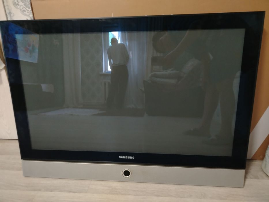 Продам телевизор самсунг плазменный